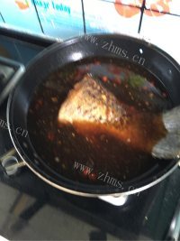 质嫩爽口的红烧鱼做法图解6)