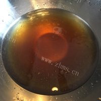 美味的豆沙果仁月饼做法图解5)
