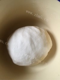 质嫩爽口的奶黄包做法图解3)