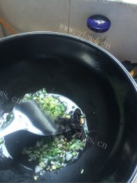 独特的水疙瘩面做法图解10)