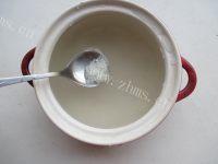 好喝的生蚝韭菜粥做法图解2)
