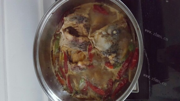 热腾腾的麻辣鱼