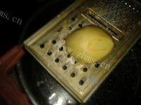 土豆煎饼做法图解3)
