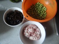 简单快捷的毛豆木耳蝴蝶面做法图解1)