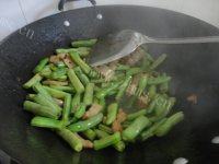 味道不错的干煸豆角做法图解7)