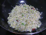 自己在家做的醋溜绿豆芽