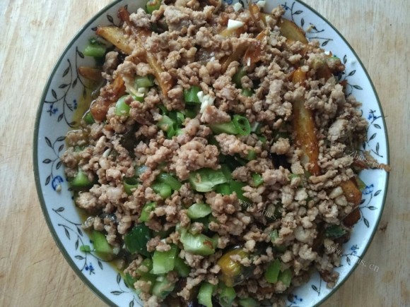 五味俱全的肉沫茄子