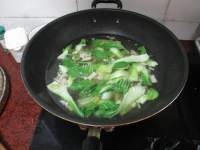 美味的肥羊酸菜米线做法图解7)