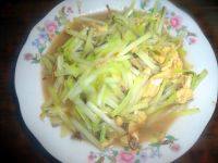 色味俱佳的韭黄炒鸡蛋