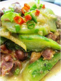 家常菜鸡杂炒丝瓜