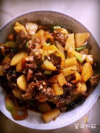 家庭版土豆炖牛肉做法图解8)