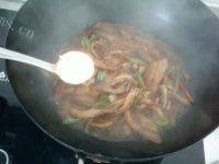 家常菜五花肉炒平菇