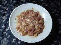 营养丰富的豆干炒肉做法图解5)
