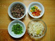 泡菜牛肉炒饭做法图解3)