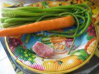 家常菜芹菜胡萝卜炒肉做法图解1)