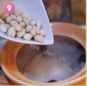 美味的黄豆滋补猪手浓汤