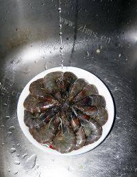 美味的清蒸虾做法图解3)