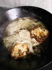 爽口的荷包蛋咸菜面做法图解6)