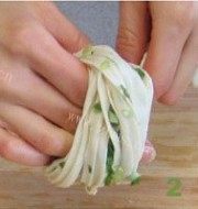独特的脆脆葱油盘丝饼做法图解3)