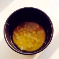 小米栗子粥做法图解8)