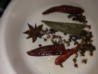下酒菜泡椒花生做法图解2)