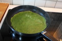自制菠菜鸡蛋饼做法图解5)