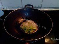 下饭的尖椒炒干豆腐做法图解6)