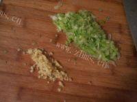 自己做的茴香猪肉饺做法图解3)