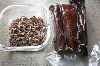自制笋干炒熏腊肉做法图解1)