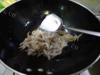 美味的炒河虾做法图解3)