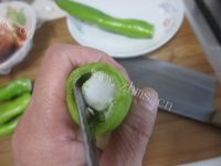 家常菜虎皮尖椒酿肉做法图解1)