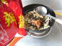 家常菜肉末烧茄子做法图解9)