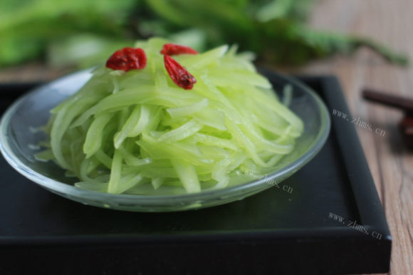 垂涎欲滴的凉拌莴笋丝