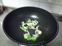 自制豆角炖粉条做法图解2)