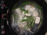 家常菜鲫鱼豆腐汤做法图解7)