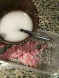 家庭版辣子鸡丁做法图解3)