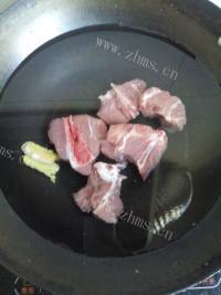 香飘十里的番茄排骨汤做法图解2)