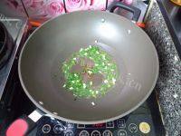 青辣椒炒鸡蛋做法图解7)
