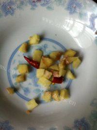 毛豆炒肉丝自制做法图解2)
