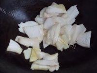 家常菜杏鲍菇炒青椒做法图解3)