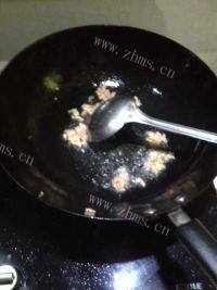 营养丰富的炒秋葵做法图解2)