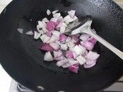 家常菜洋葱炒鸭胗做法图解3)