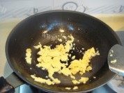 番茄鸡蛋剪刀面做法图解2)