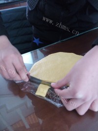 自制黄油饼干做法图解8)