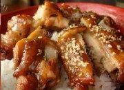 美味的日式照烧鸡排饭