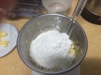 自制蔓越莓饼干做法图解5)