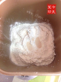 漂亮的枣泥麻花辫子面包做法图解7)