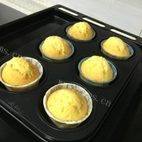 热腾腾的杯子蛋糕做法图解10)