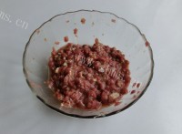 回味无穷的洋葱牛肉饼做法图解4)