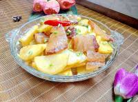 家常菜腊肉炒土豆